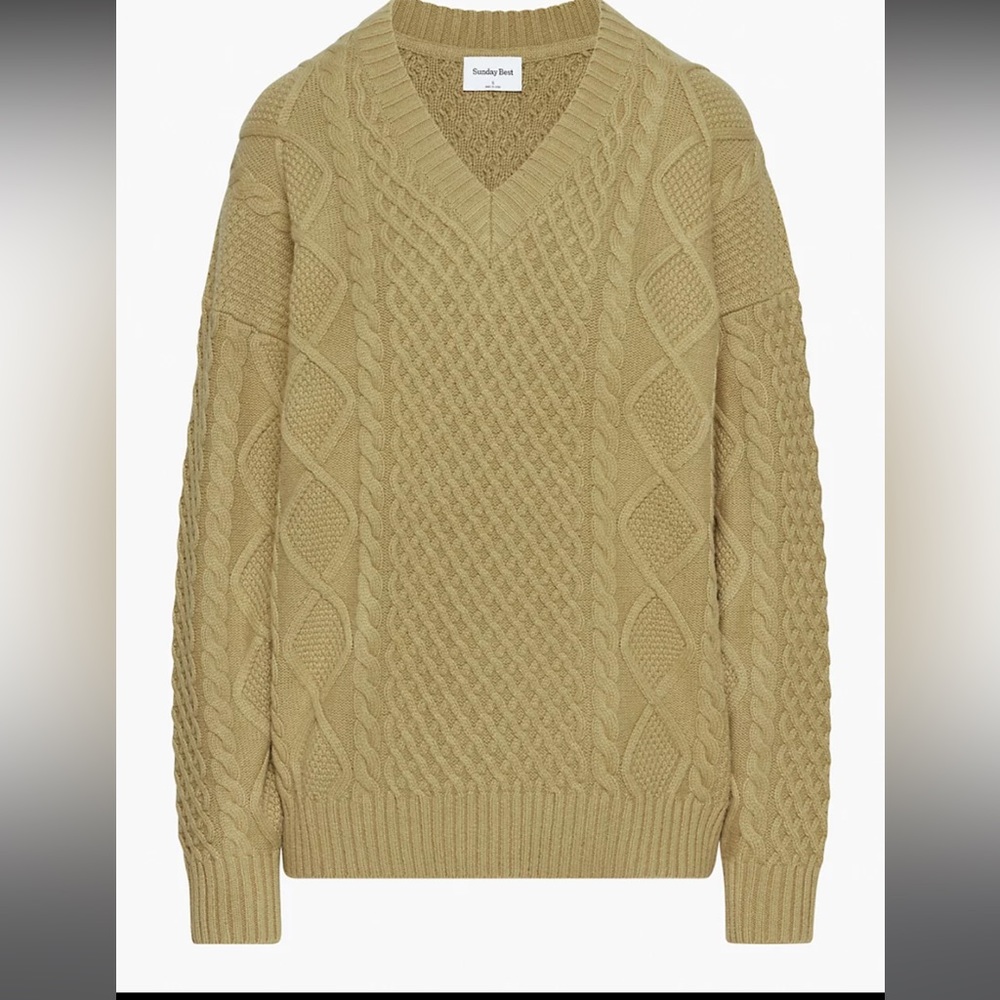 Aritzia Sunday best Peggy v neck sweater size xl